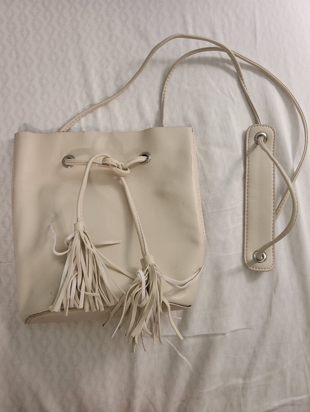 H&M Cream Drawstring Tassel Shoulder Bag